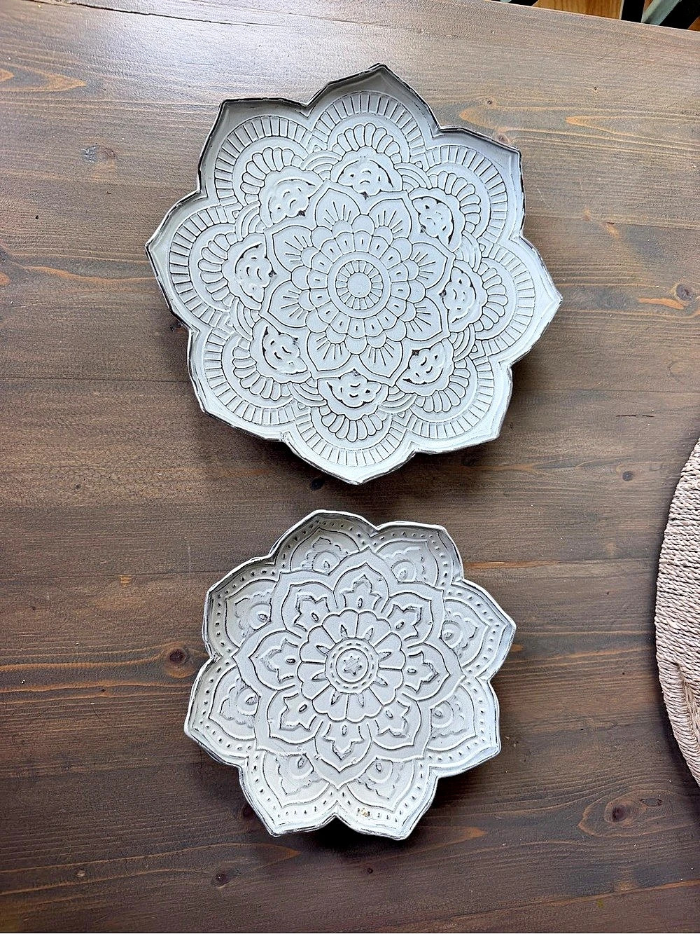 Embossed Floral Decor Set in White & Brown